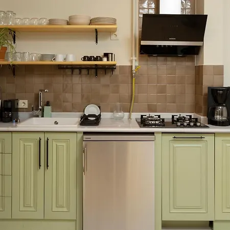 Lemon Apartment *