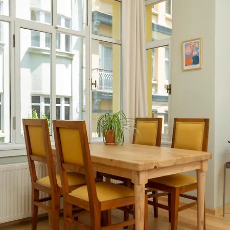 Lemon Apartment *