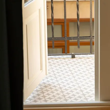 Lemon Apartment *